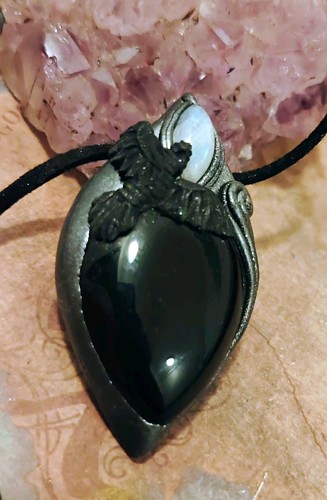 The morrigan raven heart - morrigan.,